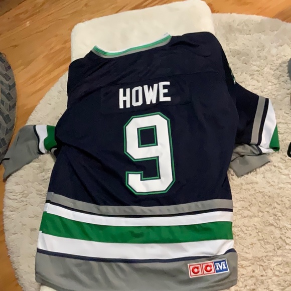Gordie Howe Vintage Hockey Jersey - Picture 2 of 4